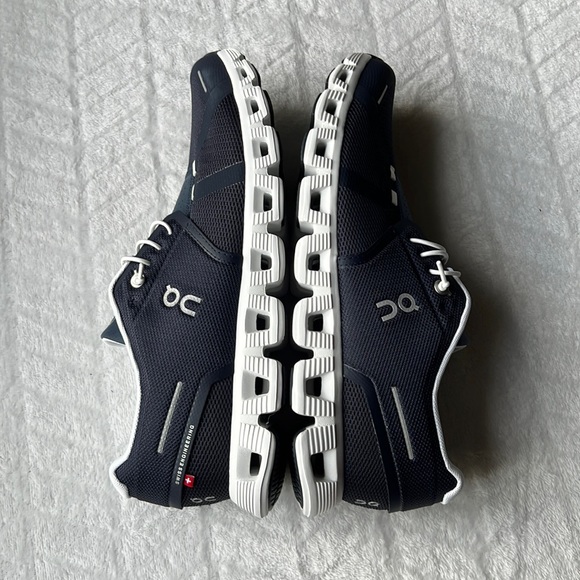 Men’s On Running Cloud Sneakers - Navy. - Picture 12 of 16